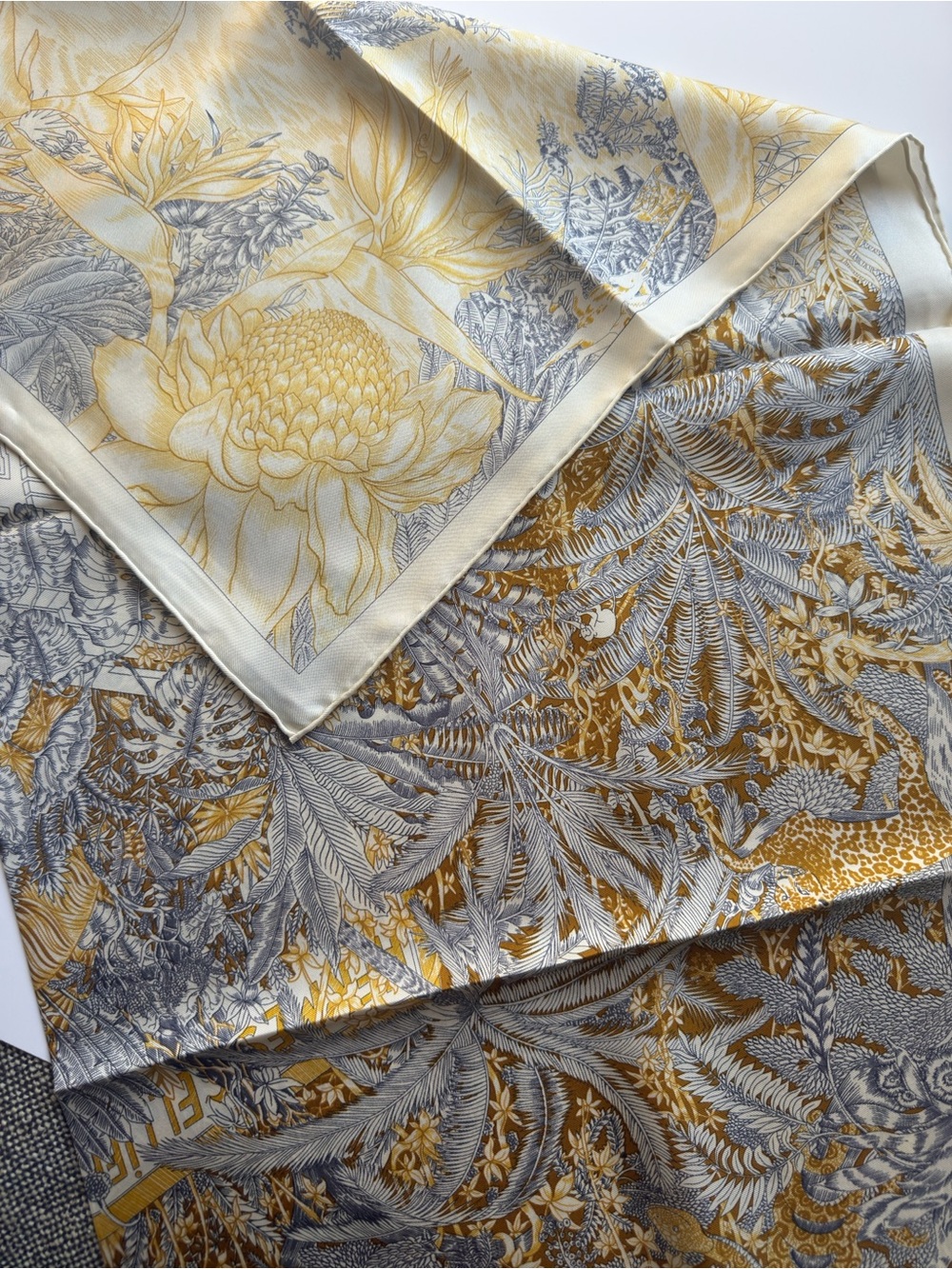NEW Carolina Lemke Secret Paradise Printed Mulberry Silk Scarf - Picture 5 of 10